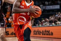 包含冲刺阶段浙江稠州复出首秀——NBA常规赛节点到来，底气十足，年轻球员得到机会的词条-开云体育官网